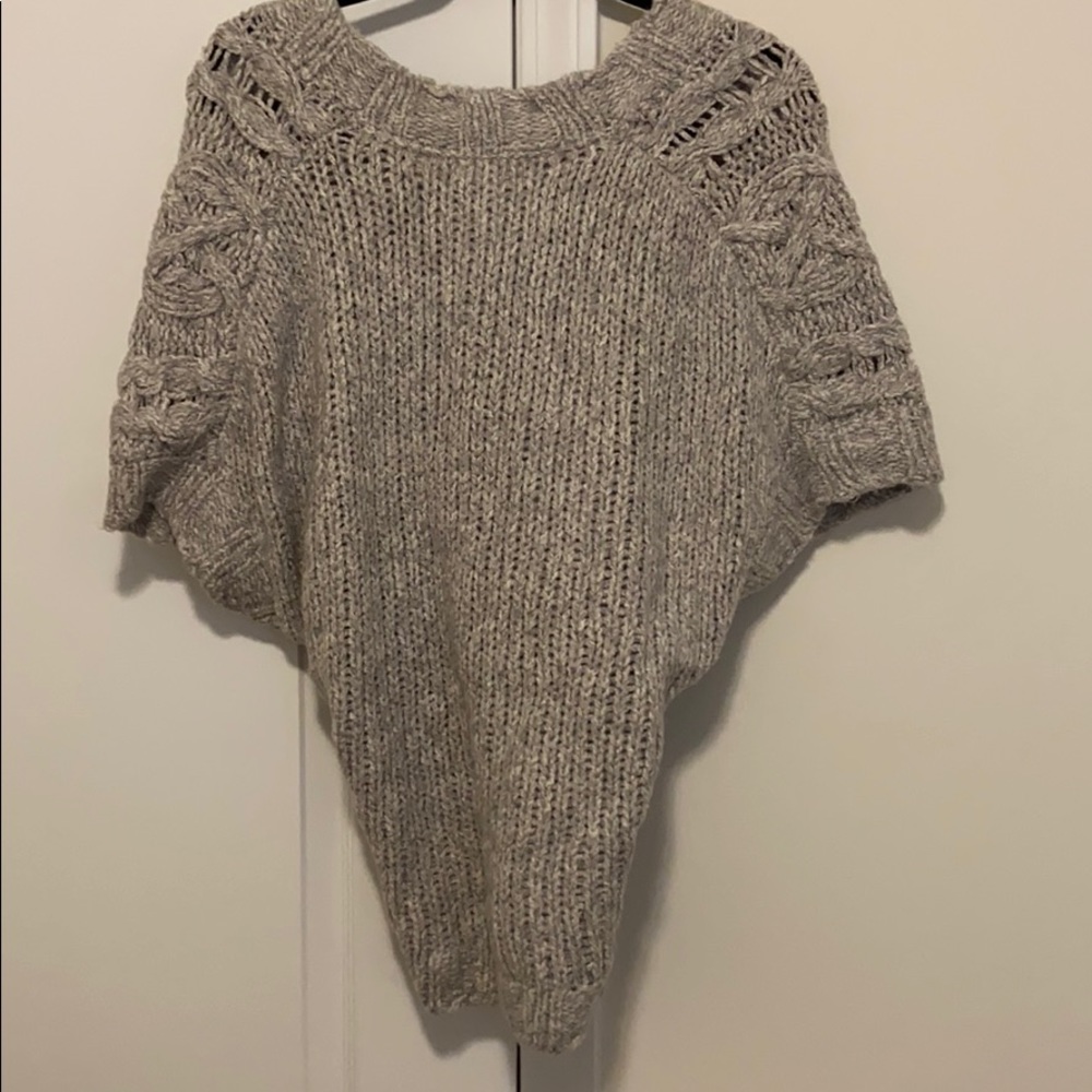 Knit sweater. - Picture 5 of 6